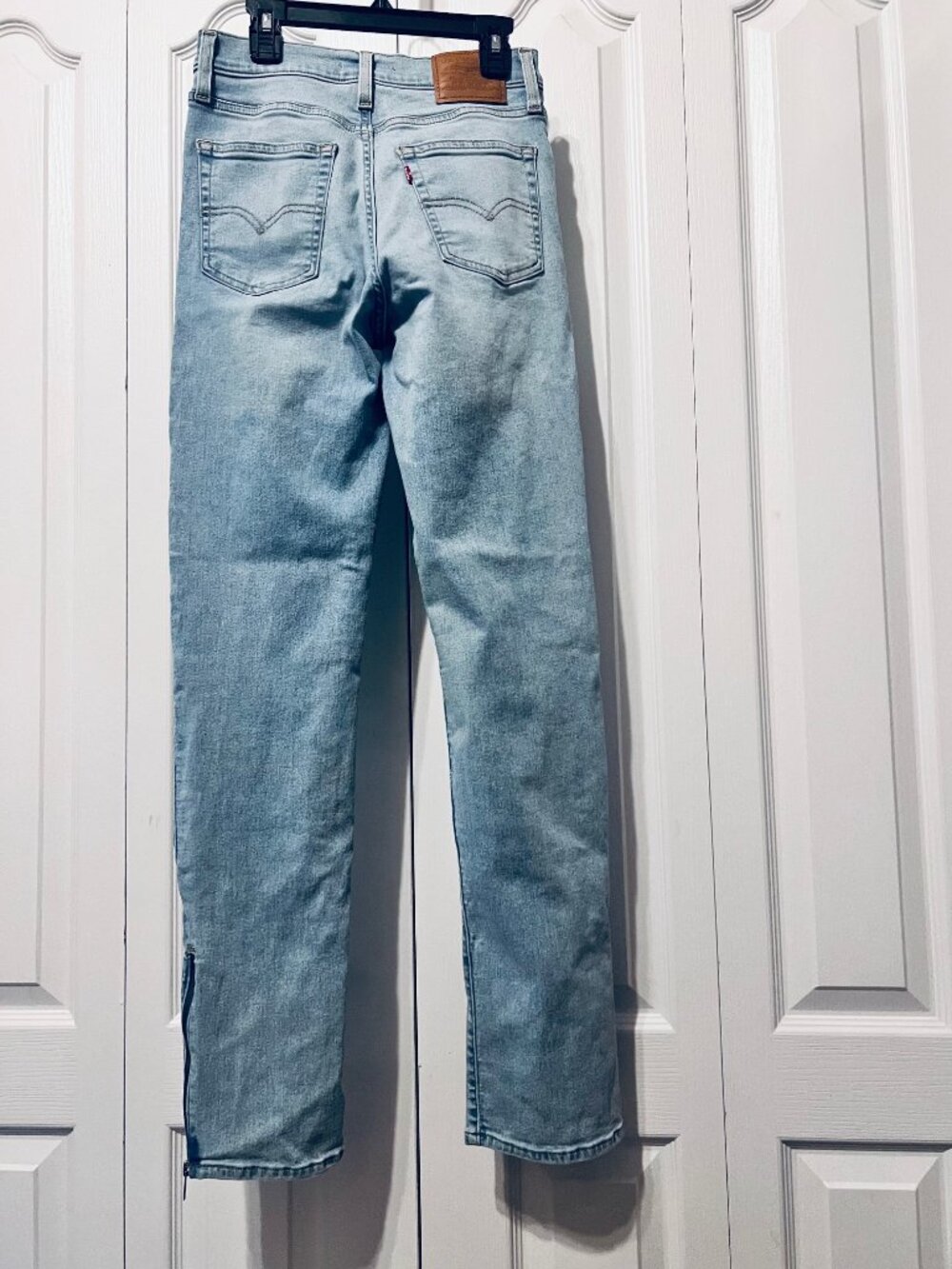Levi's Strauss Women's 724 High Rise Straight Blue Zip Sides-Size 26-Stretch